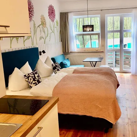 Daire Waldschenke Stendenitz Uebernachten Im Wald Am Neuruppin